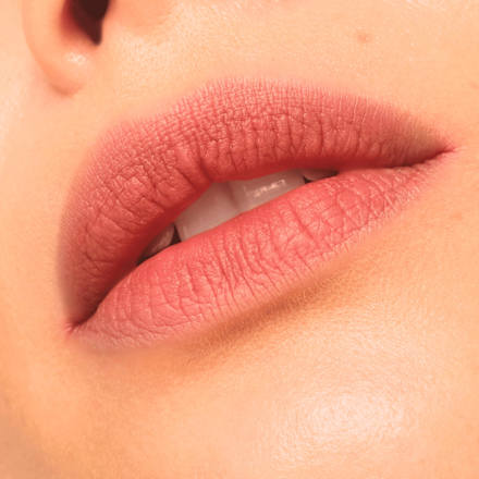 Pomadka matowa do ust Blur-Real Matte Lipstick 030 Whisper Nude CATRICE