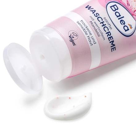 Kímélő arclemosó krém, mandulaolajjal és E-vitamin-gyöngyökkel Balea