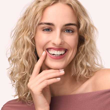 Matný rúž na pery Blur-Real - 040 Muted Romance CATRICE