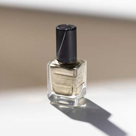 Lak na nechty Gel Affair - 055 Olive Opulence CATRICE