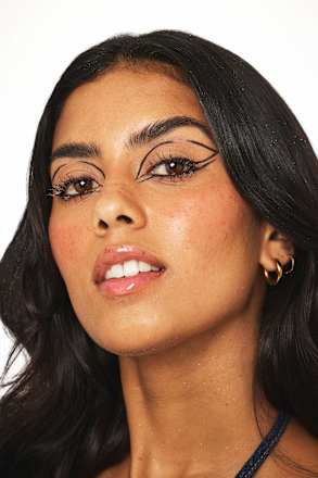 Eyeliner Pen Fierce Flick Felt Black REVOLUTION