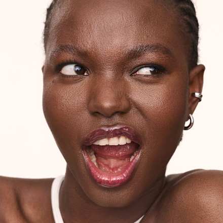 olej na rty Glossin' Glow 020 Drama Mama CATRICE