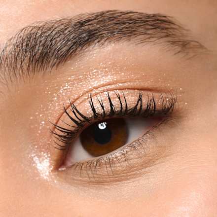 oční stíny se třpytkami 03 Blushed Stardust essence