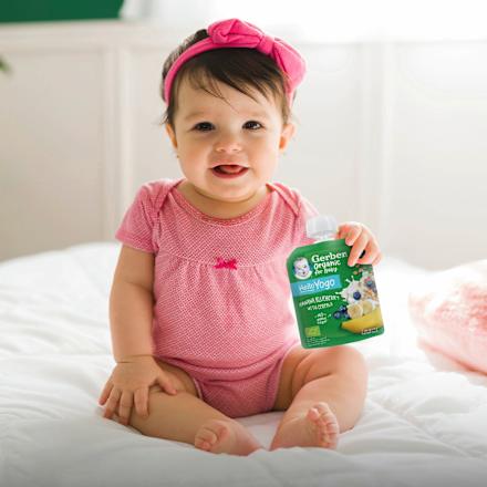 Bio gyümölcspüré banánnal, áfonyával, fermentált tejkészítménnyel és gabonával 6 hónapos kortól Gerber Organic