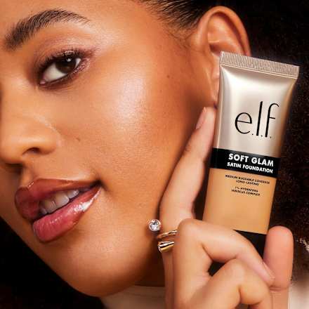 Foundation Soft Glam Satin 22 Light Warm e.l.f. Cosmetics