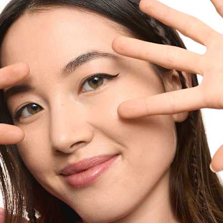 Eyeliner Extra Long-Lasting 010 Blackest Black essence