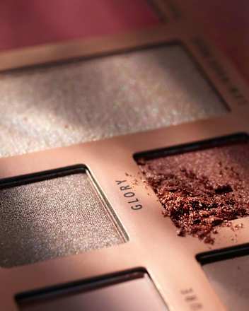 Lidschatten & Rouge Palette Blossom Glow CATRICE