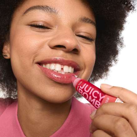 Błyszczyk do ust Juicy Bomb 104 essence