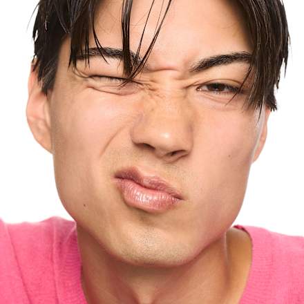 Błyszczyk do ust Extreme Shine Volume Lipgloss 08 Gold Dust essence