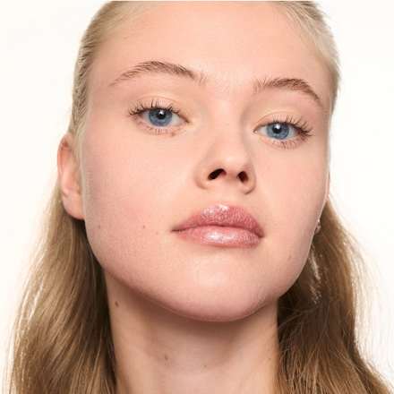 Błyszczyk do ust Extreme Shine Volume Lipgloss 101 Milky Way essence