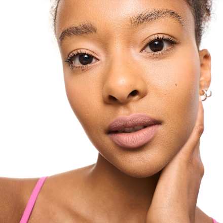 Lippenstift 8H Matte Liquid 04 Rosy Nude essence