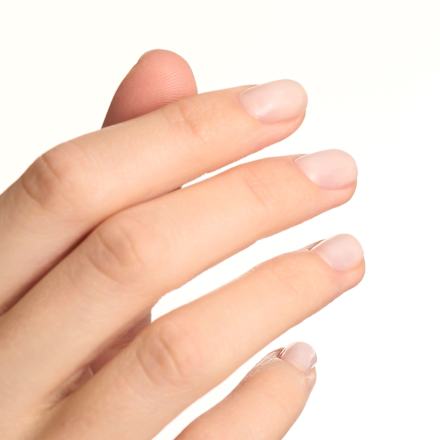 Base Coat Studio Nails UV Gel Nail Base & Build Base Coat 02 Milky White essence