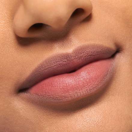 Lippenstift Blur Soufflé Matte Lip Cream 01 Deep Scroll essence