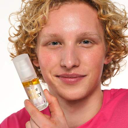 
essence ser spray glow like HONEY essence