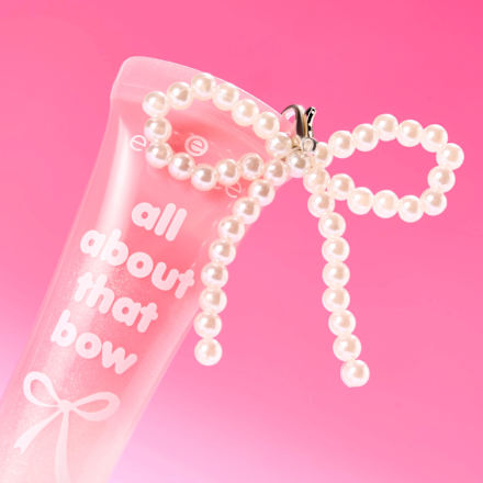 Lipgloss All About That Bow peptide 01 Kiss 'n Bow essence