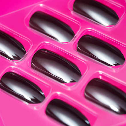 Künstliche Nägel Pink Is The New Black 01 Show Your Pink Side essence