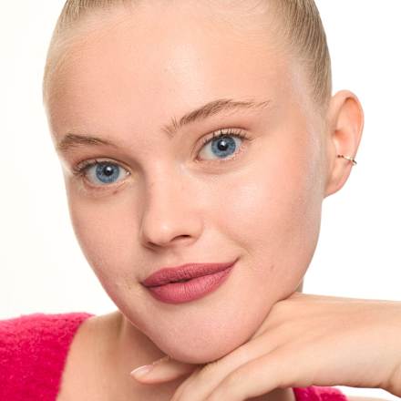 Pomadka w płynie 8h Matte Liquid Lipstick 05 Pink Blush essence