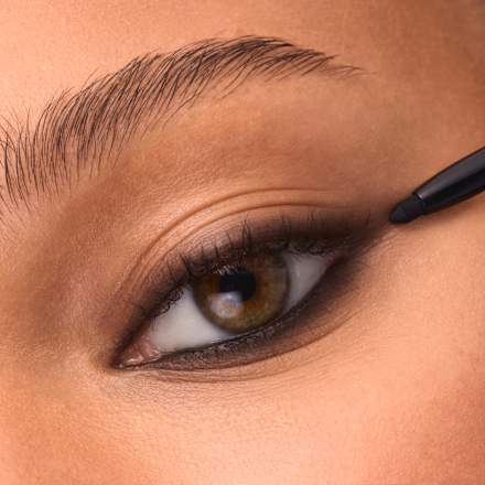 Kredka do oczu Long-Lasting Eye Pencil 01 Black Fever essence