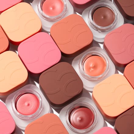 Blush Blurring Velvet Pudding rumenilo - 010 Raspberry Fudge CATRICE