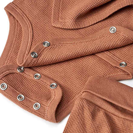 Set mit Wickelbody, Hose & Halstuch in Waffel-Struktur, braun, Gr. 50/56 ALANA