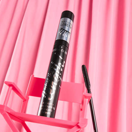 Mascara What The Length! Extreme Lengthening Black 01 Black essence