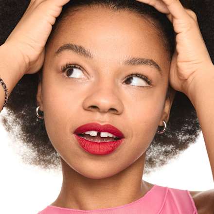 Pomadka w płynie 8h Matte Liquid Lipstick 07 Classic Red essence