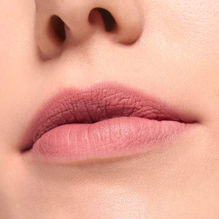 Tekući ruž za usne Blur soufflé matte – 06 Pillow Talking essence