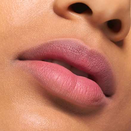 Tekući ruž za usne Blur soufflé matte – 06 Pillow Talking essence