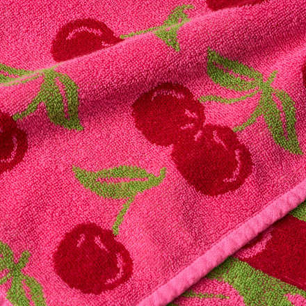 Badetuch mit Kirsch-Muster, pink, 70x140 cm ALANA
