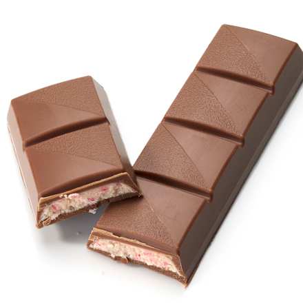 Bio mlečna čokolada s polnilom iz jogurta s koščki jagod dmBio