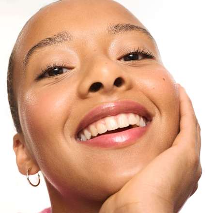 Błyszczyk Electric Glow Colour Changing Lip & Cheek Oil essence