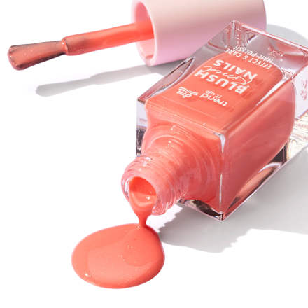 lak na nehty Blush kissed Effect & Care 010 trend !t up
