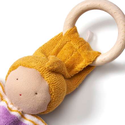 Püppchen mit Streifen-Muster & Holzring, lila & gelb ALANA