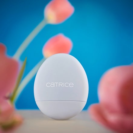 balzám na rty Egg-Cellent Easter C02 Blueberry Sugar Pop CATRICE