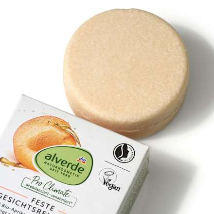 Trdo čistilno milo za obraz z bio marelico in mangom alverde NATURKOSMETIK