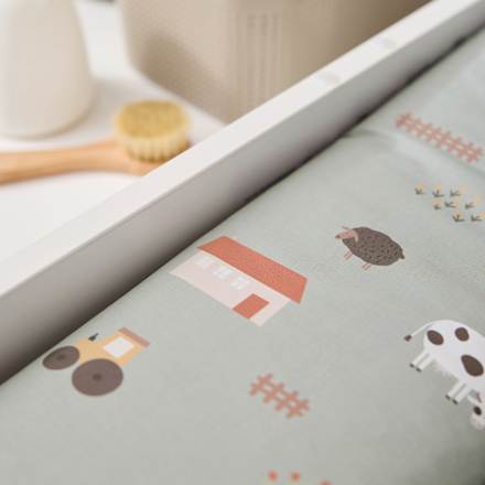 Wickelauflage grün, Motiv Bauernhof, 85 x 75 cm  rotho babydesign