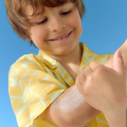 Sensitive Protect dětský sprej na opalování SPF 50+ NIVEA SUN