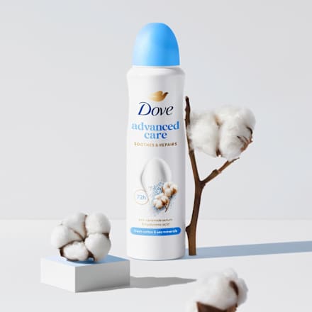 Dámsky antiperspirant v spreji Advanced Care Soothes & Repairs - Fresh Cotton & Sea Minerals Dove
