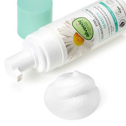 Szenzitív 3in1 arctisztító hab érzékeny bőrre, hamamelisszel és kamillával alverde NATURKOSMETIK