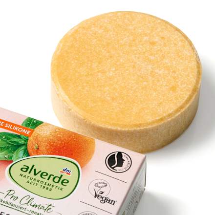 Trdi šampon za lase z vonjem mandarine in bazilike alverde NATURKOSMETIK