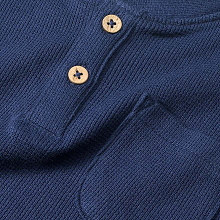 T-Shirt mit Waffel-Struktur & Henley-Tasche, blau, Gr. 128 ALANA