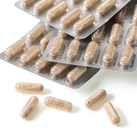 Étrend-kiegészítő Kapszula kalciummal, vitaminokkal, szójaizoflavonokkal és zsályakivonattal Mivolis