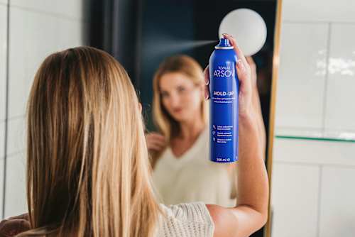 lak na vlasy Hold Up  TOMAS ARSOV