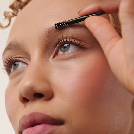 paletka stínů na obočí 02 In My Brunette Era GABRIELLA SALVETE