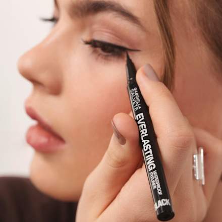 oční linka Metallic 01 černá GABRIELLA SALVETE