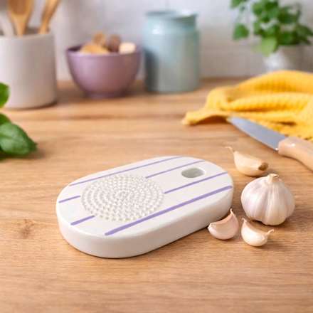 Knoblauchreibe aus Porzellan, gestreift weiß/lila (16x10x2 cm) Dekorieren & Einrichten