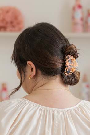 Haarklammer mit Blumen, transparent LANGHAARMÄDCHEN