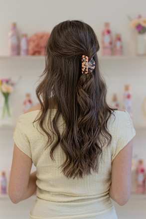 Haarklammer mit Blumen, transparent LANGHAARMÄDCHEN