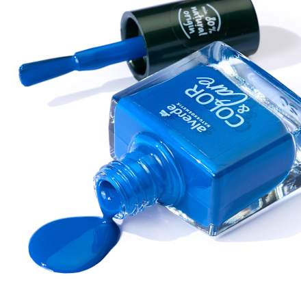 Lak za nohte Color & Care, 260 Ocean Blue alverde NATURKOSMETIK