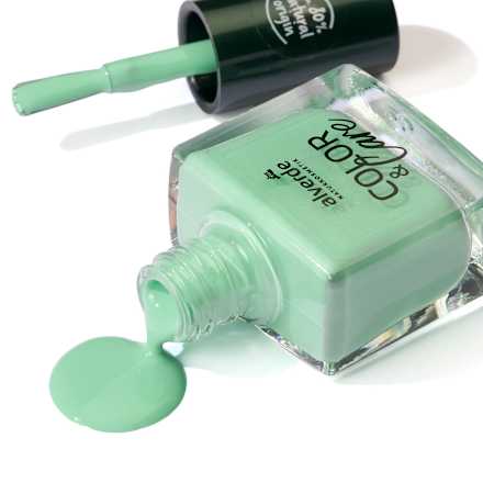 Lak za nohte Color & Care, 250 Delicate Mint alverde NATURKOSMETIK